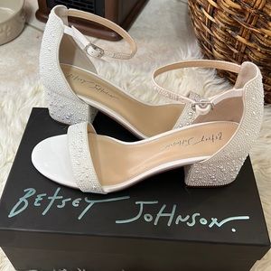 Betsey Johnson White Irredescent Dress Shoes.  MINT condition Block heel. Size 9
